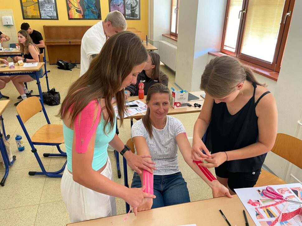 Akademie tejpovani, Kamil Stedrak, kurz, Zdravotni skola, kineziotaping 2