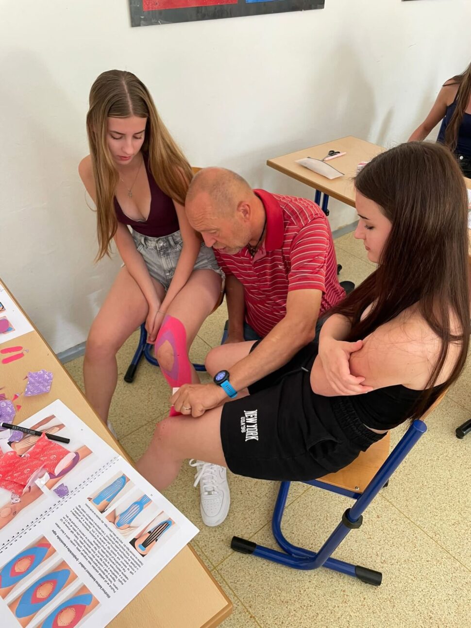 Akademie tejpovani, Kamil Stedrak, kurz, Zdravotni skola, kineziotaping 6