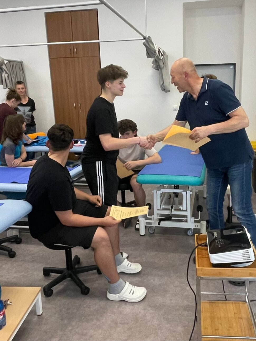 Akademie tejpovani, Kamil Stedrak, zdravotnicka skola, kinziotaping, kurz certifikat 13