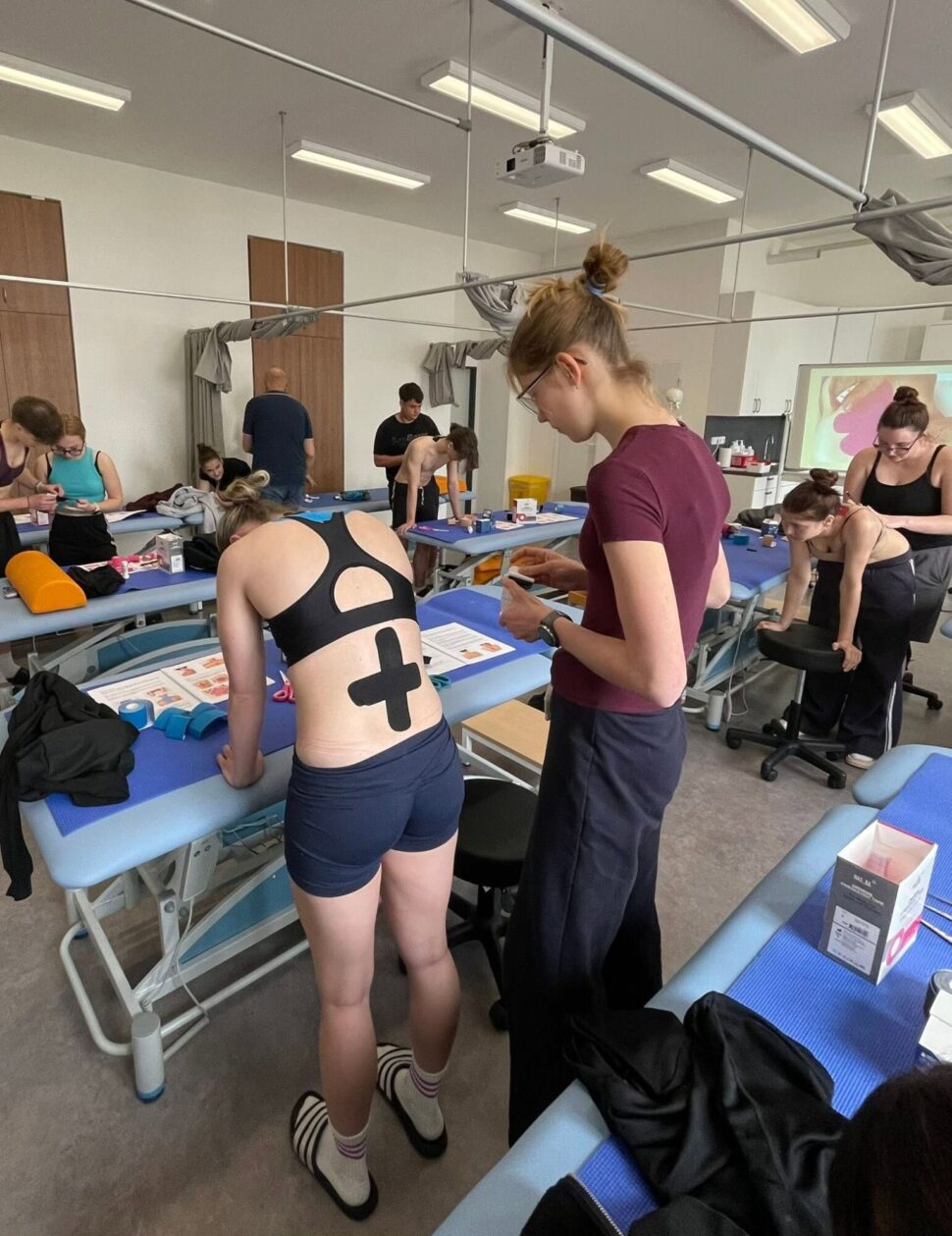 Akademie tejpovani, Kamil Stedrak, zdravotnicka skola, kinziotaping, kurz certifikat 4